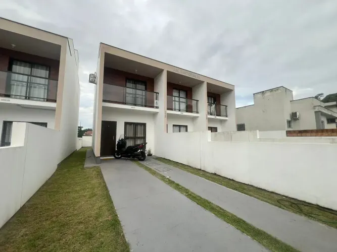 A/Sobrado 2 dormitórios no Bairro Sertão do Imaruim em São José - SC