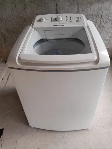 Máquina Electrolux 13kg conservada