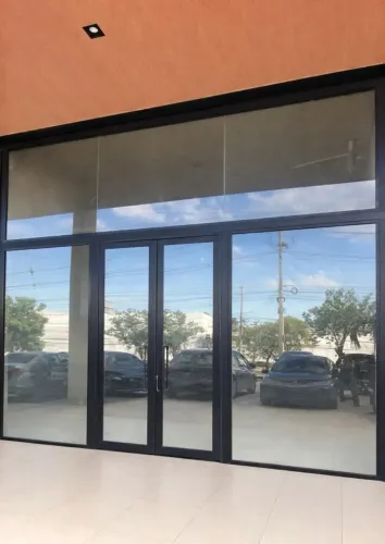 Centro comercial para aluguel com 70 metros quadrados em Granja dos Cavaleiros - Macaé - R