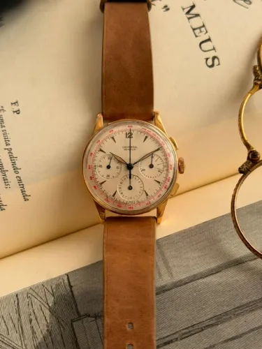 Universal Geneve Compax 