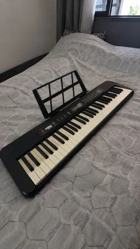 Teclado Musical + Pedal Sustain + Suporte para Partitura ? R$ 600