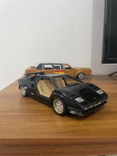 Lamborghini metal countach