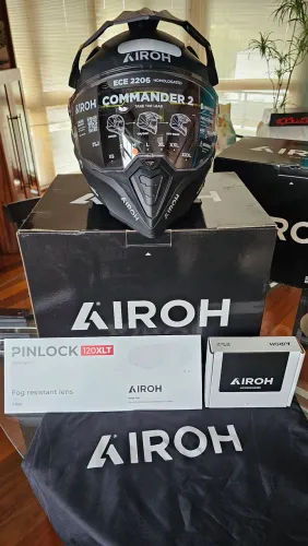 Capacete Airoh Commander 2 Black Matt