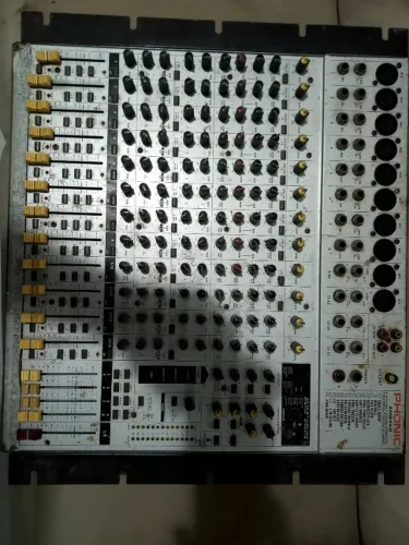 MESA DE SOM ANALÓGICA 16 CANAIS PHONIC AM844D
