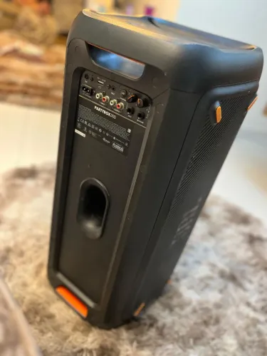 Caixa de Som Bluetooth JBL PartyBox 300 - Potência Absurda e Show de Luzes!