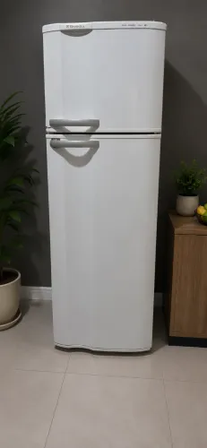 Geladeira Eletrolux Super Freezer DC34