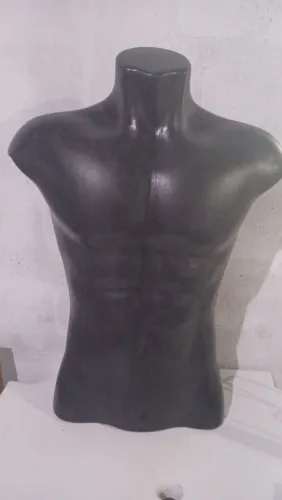 Busto de manequim masculino