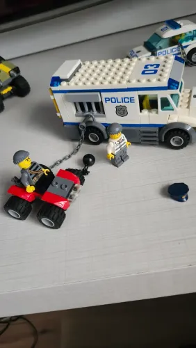 LEGO City: Transporte de Prisioneiros (código 60043)