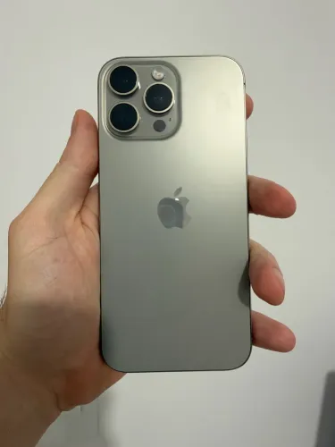 Iphone 16 pro max 256gb semi novo 92% saude bateria