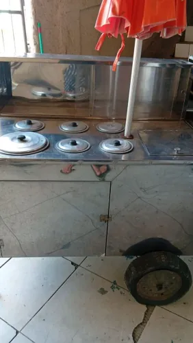 Vendo carrinho de churrasquinho com cachorro quente