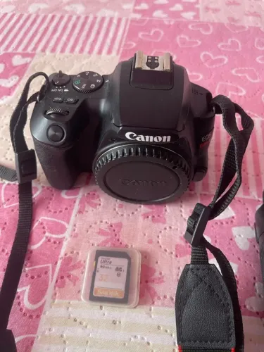 EOS Rebel SL3 ou EOS 250D