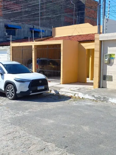 Casa Geminada para Venda em Aracaju, Aeroporto, 4 dormitórios, 2 banheiros, 2 vagas