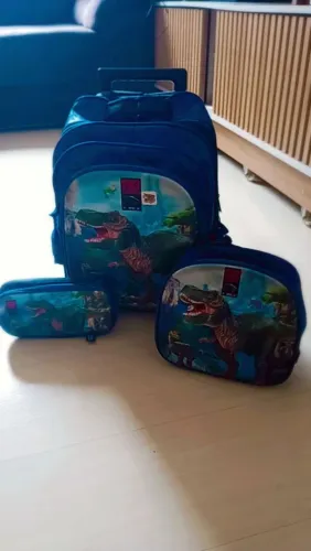 Kit mochila dinossauro 