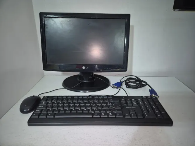Monitor LG + Teclado + Mouse