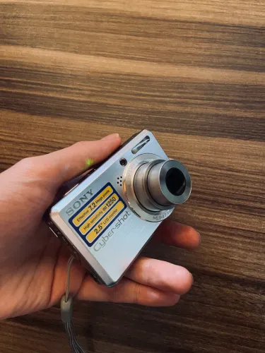 Câmera Sony Cyber Shot Retro