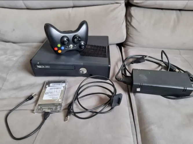 Xbox 360 RGH 2.0 + hd 1 tb + controle original + fonte + cabos