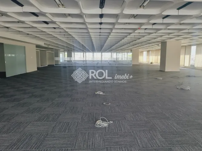 Laje comercial de 2.844m² para locação no Cenesp.