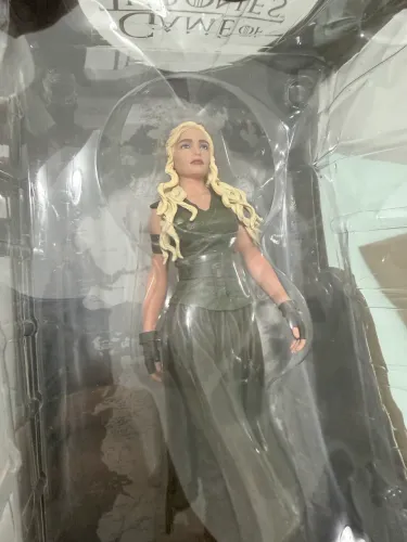 daenerys targaryen dark horse