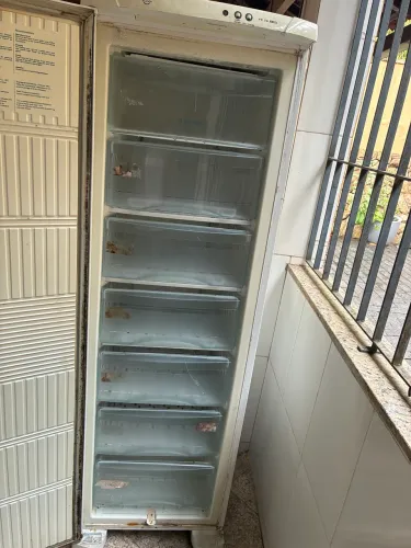 Freezer Vertical Eletrolux  