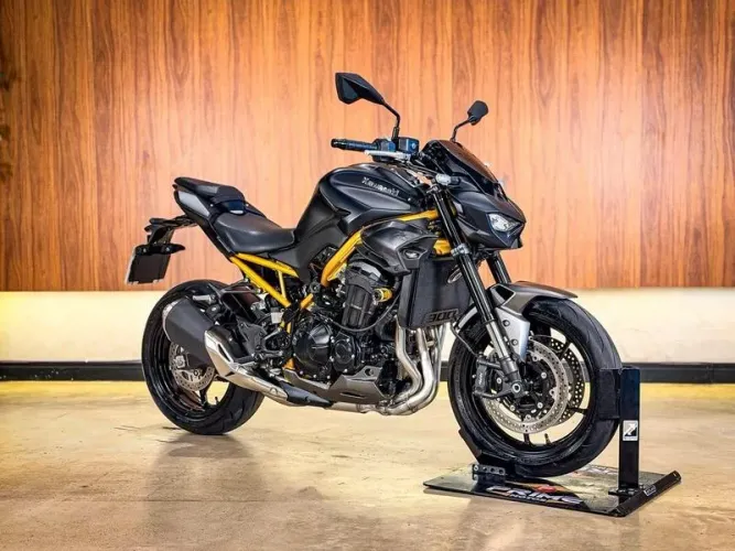 KAWASAKI Z900 R EDITION 2026