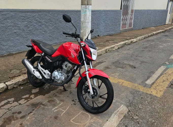 Fan 160 2022, moto nova, 10 mil km, par de pneus zero, nada para fazer