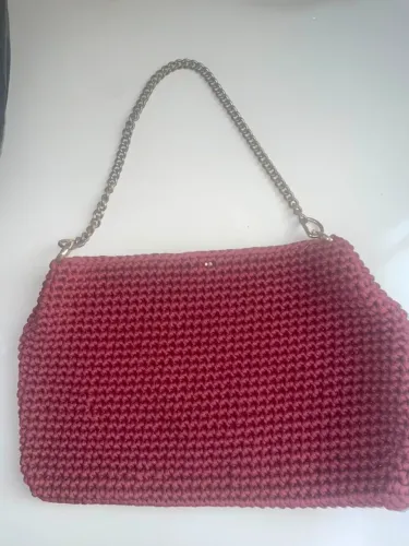 Bolsa Crochê Luxo Cor Vinho Profundo - Alça de Corrente Metal Envelhecido - Atemporal
