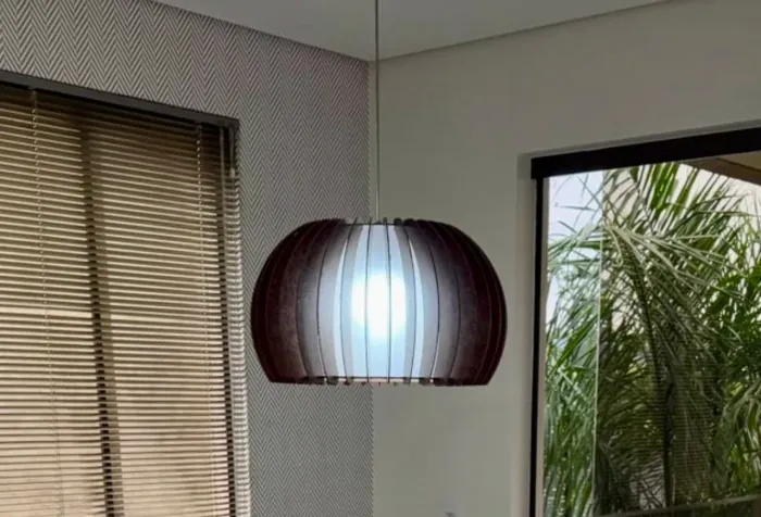 Pendente redondo madeira Diâmetro: 50cm altura regulável 