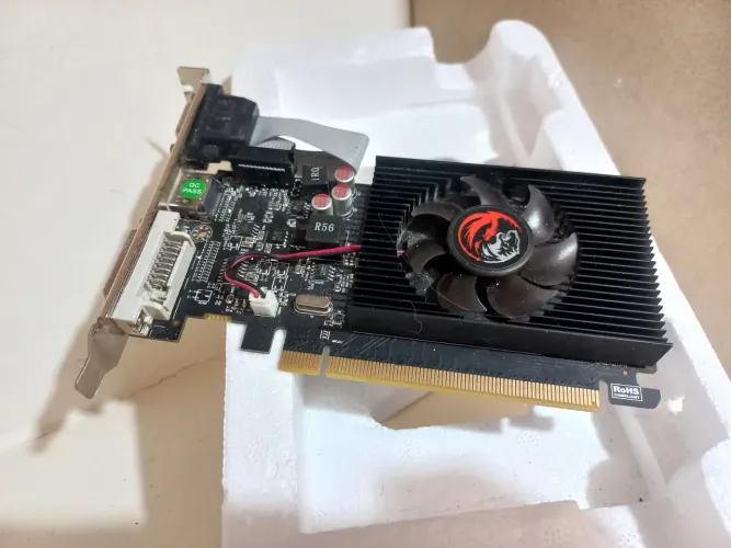 Placa de video nvidia gt210 1Gb