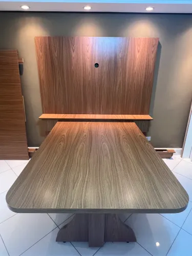 Painel com Mesa Retrátil / Home Office Embutido - Estilo Moderno