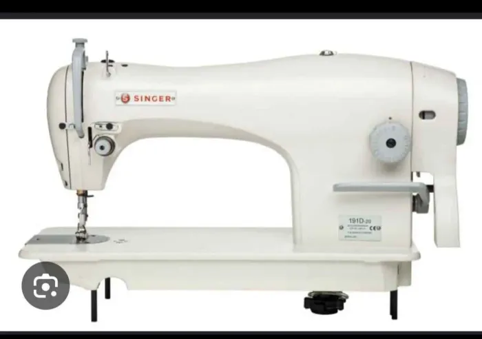Máquina Singer industrial semi-nova