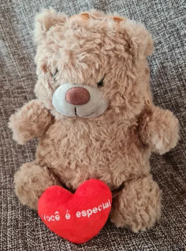 Pelucia nova, urso coração surpresa