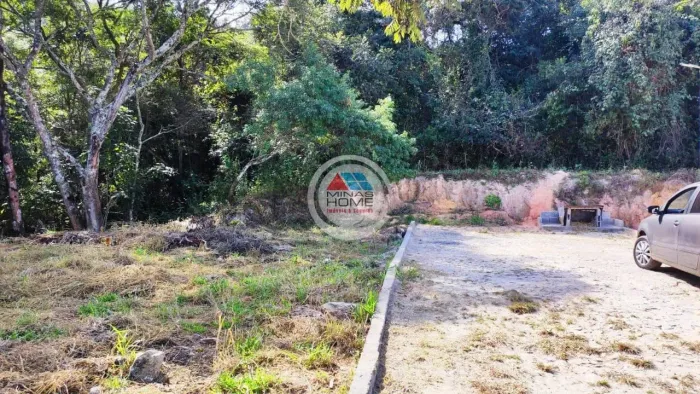 Lote de 167 m² com Projeto Aprovado e Infraestrutura Completa no Bairro Charneaux em Caeté