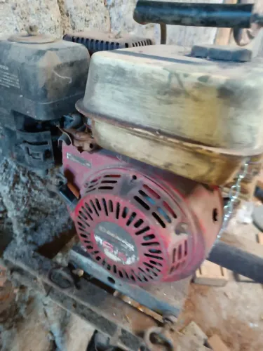 Motor estacionário a gasolina marca branco 6.5 Hp veja fotos 