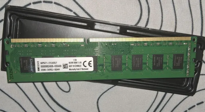 Memória RAM 8GB DDR3 1600MHz para PC