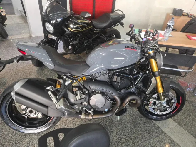 Ducati Monster 1200
