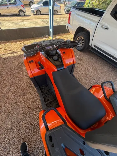 Quadriciclo Cforce 520L
