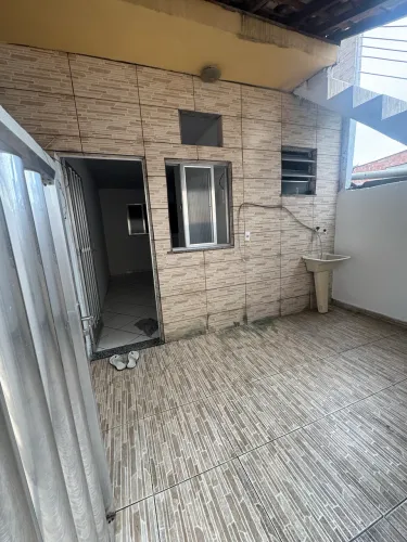 Casa 1 quarto vila família longe de comunidades a 200 metros do Parque Madureira