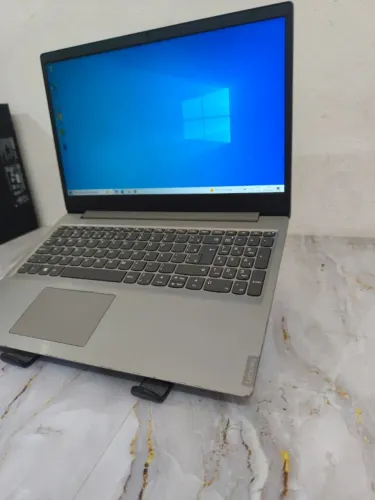 Notebook Lenovo i3-8130u (oitava geração), 8GB Memória DDR4, SSD 256GB, Tela 15.6