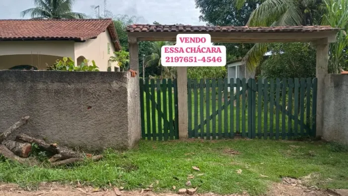 VENDO ÓTIMO SÍTIO COM CASA 2 QUARTOS, LAGO, PISCINA, ÁRVORES FRUTÍFERAS. ITABORAI. R$ 310.