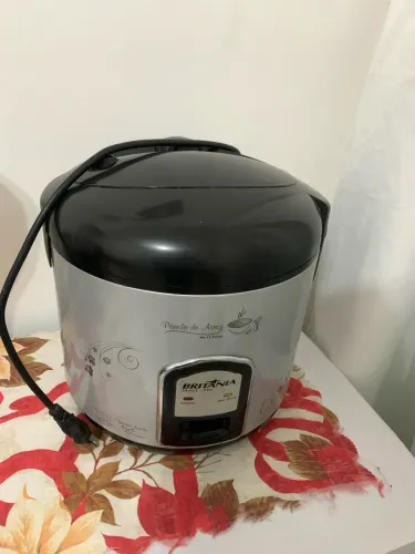 Panela de arroz elétrica