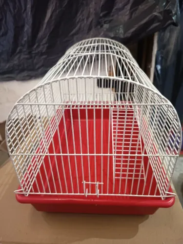 Vendo duas gaiolas de hamster novas com brinquedos e acessórios 