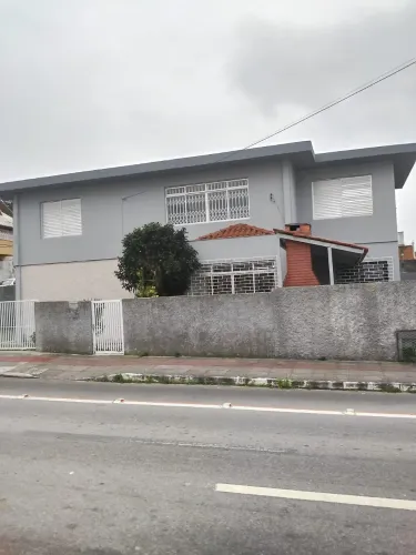 Casa comercial 300m² no bairro Estreito em Florianopolis