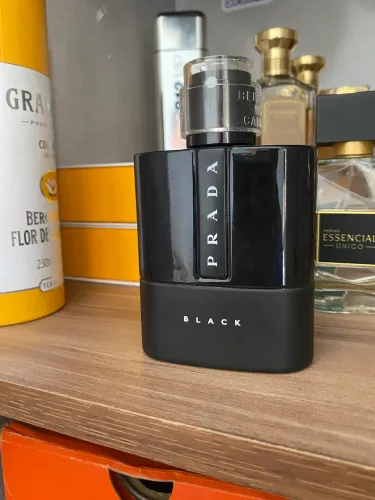 Prada luna rossa black