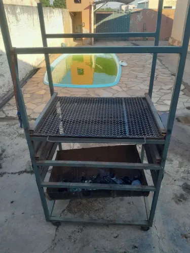 Churrasqueira para assar carne