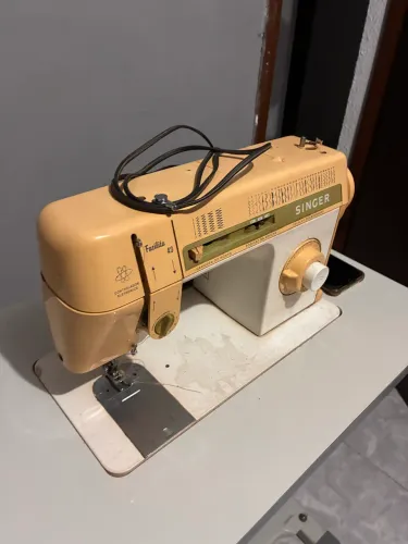 Vende se Máquina de Costura