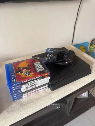 Ps4 Slim 500 gb com 2 Controles + 8 Jogos