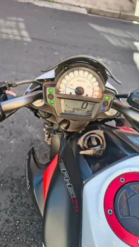 Moto muito bem conservada e cuidada