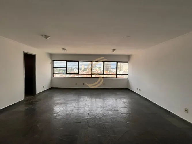 Sala comercial à venda no Centro de Bragança Paulista Edifício New York, 45 m²