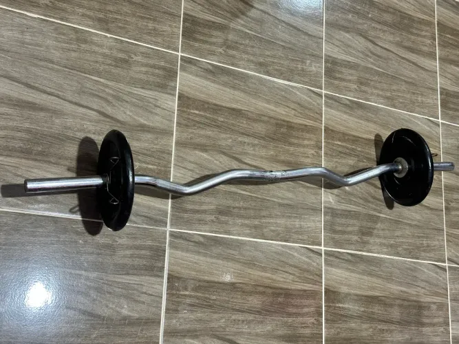 Barra w maciça com presilhas + 2 anilhas de ferro de 5kg
