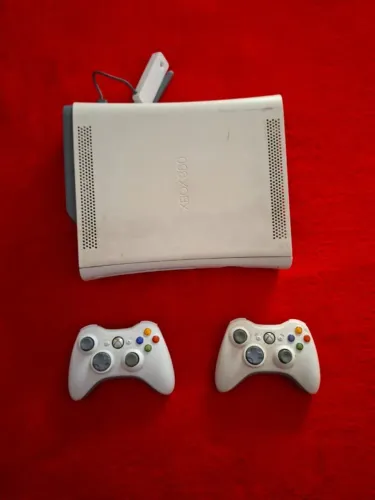 XBOX 360 - 500 GB + FIFA + 16 JOGOS ORIGINAIS 